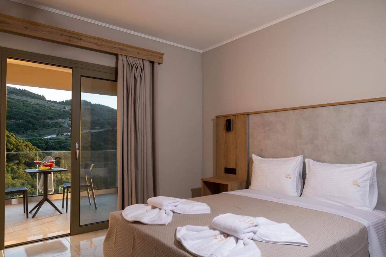 Sky View Suites Kefalonia Vóvikes Exterior foto